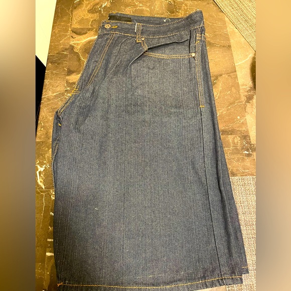 Brand  new men’s jean shorts/with pockets - Picture 1 of 6